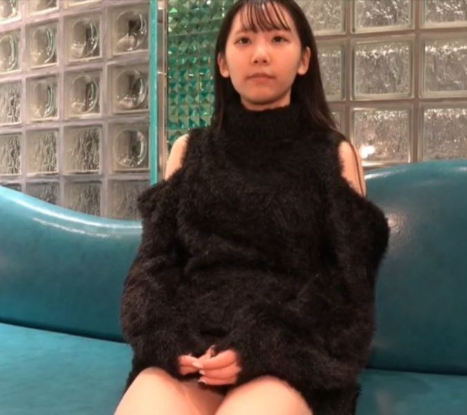 FOCS-100-C あざと可愛い美少女カフェ店員の小悪魔誘惑 中出し3本番！既婚店長との深夜不倫は残業手当付きません！