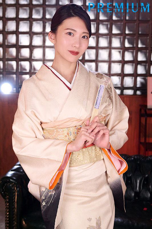 搖晃的Hcup美乳、汗水清晰可見…汗水×潮汁×口水，4K攝影，肉體液體濃厚，禁慾絕頂的色情。夢乃愛華